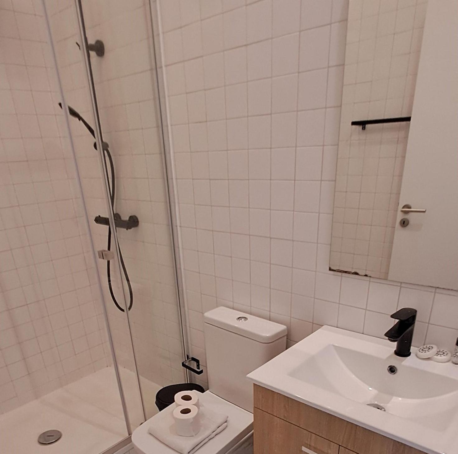 Serafina 2nd Floor 2br With Swimingpool Apartamento
