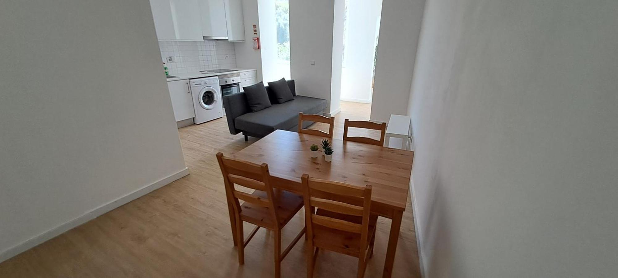 Serafina 2nd Floor 2br With Swimingpool Apartment *